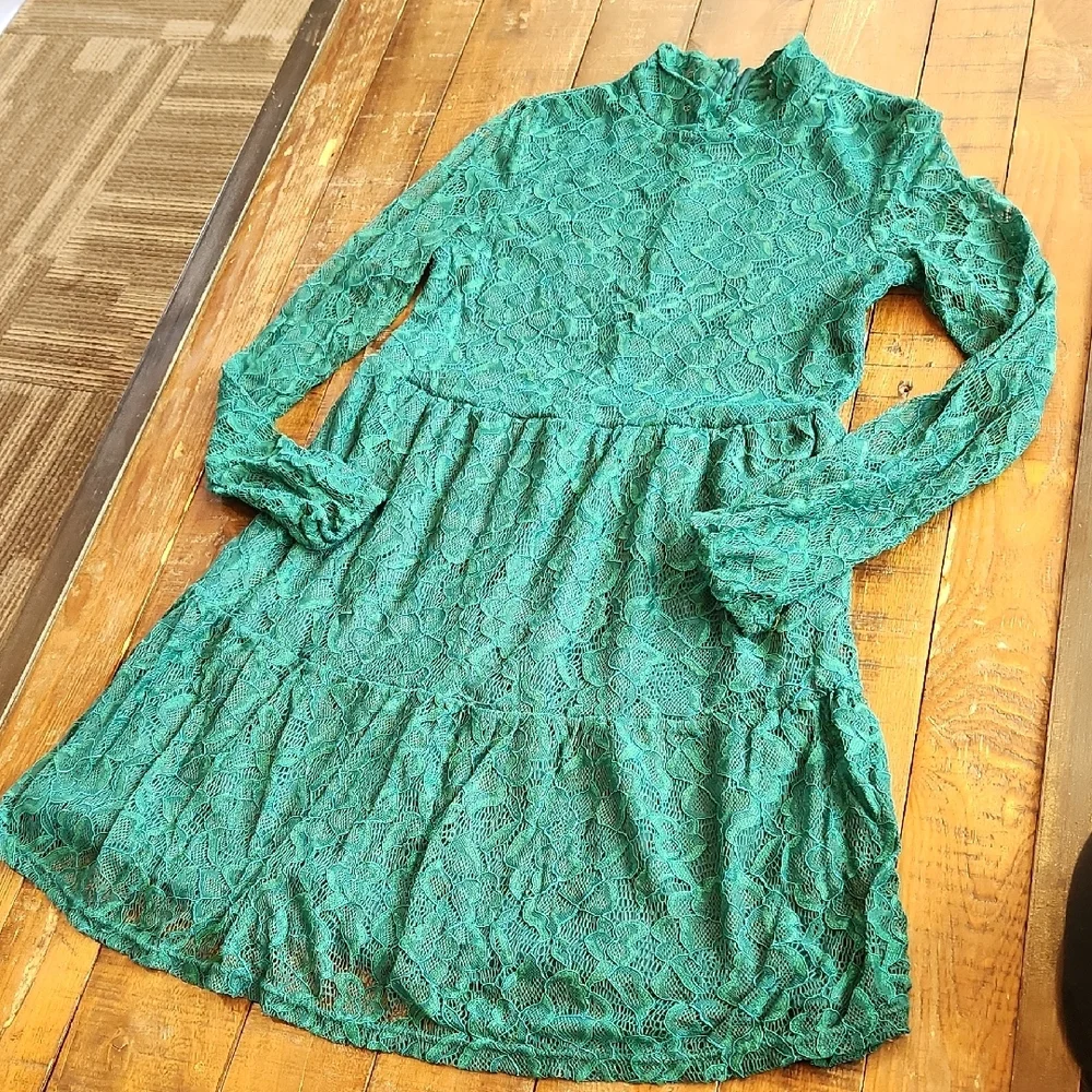 Green Lace Dress - Picture 1 of 6